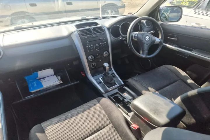 spira volan airbag cortina centura stanga dreapta plafoniera vas lichid parbriz expansiune radiator apa clima intercooler Suzuki Grand Vitara 2007 motor 1.9ddis F9Q  Dezmembrez piese