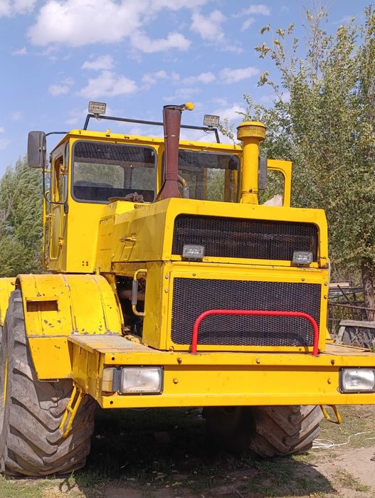 К 701 продаётся. Срочно на ходу. С плугом.