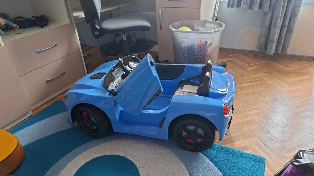 Детска кола, Акумолаторен автомобил