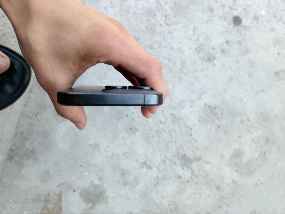 Iphone 15pro holat yaxw