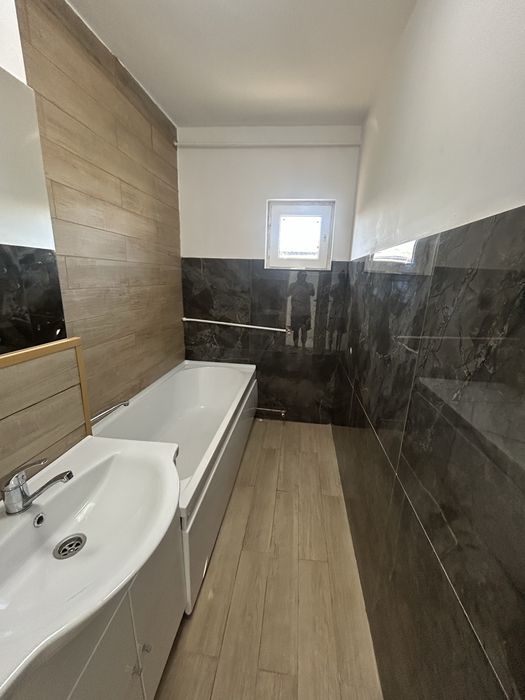 Vand apartament cu 2 camere