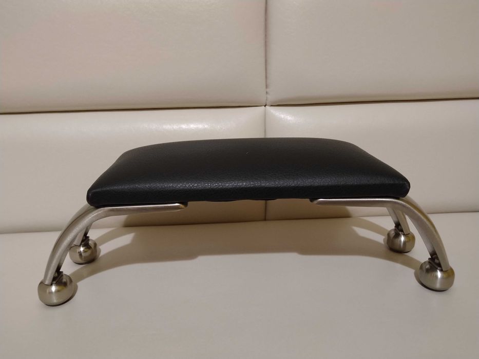 Поставка за ръце за маникюр