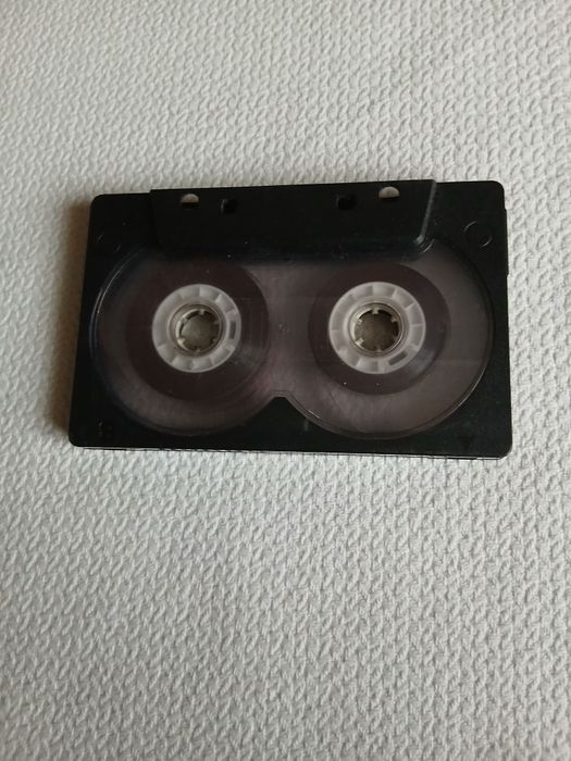 Продам магнитофонную кассету.