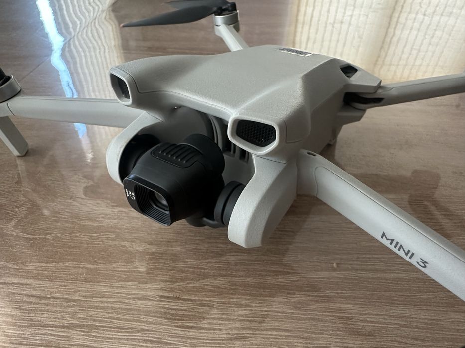 DJI mini 3 дрон с DJI RC контролер