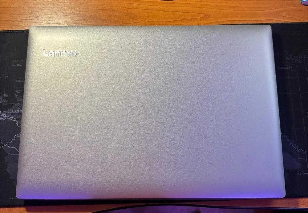 Laptop LENOVO i3 gen 7, 8gb RAM, 1 TB, Win10 + Husa CADOU
