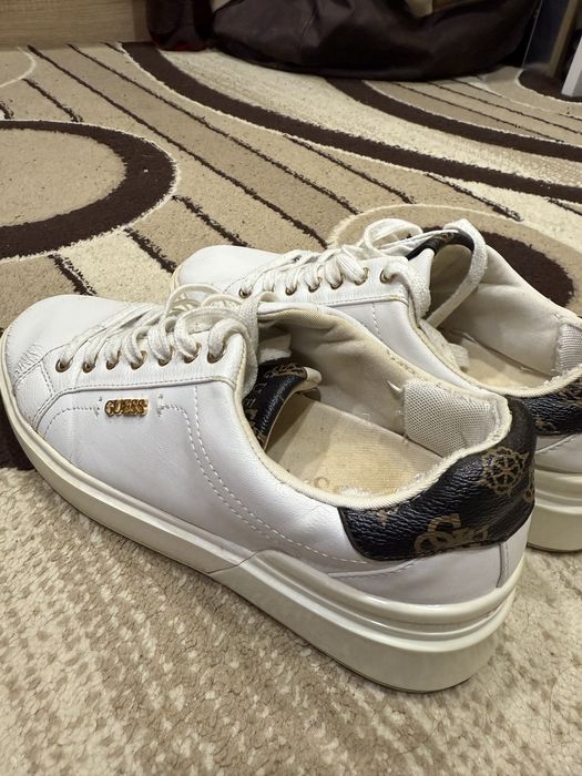 Обувки Guess дамски