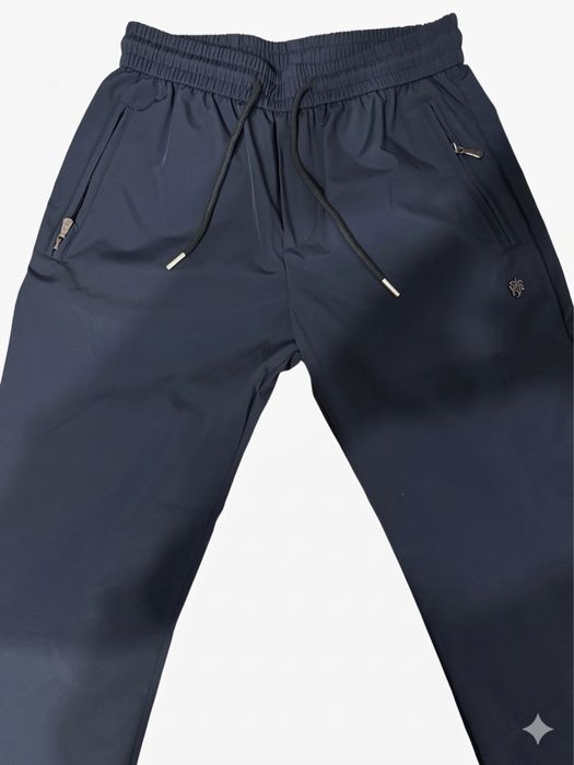 Продам Спортивный костюм