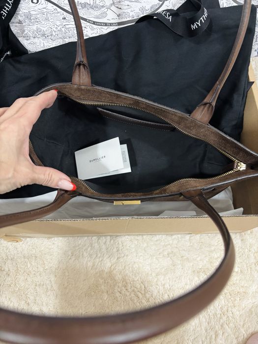 Сумка DEMELLIER, модель New York suede shoulder bag