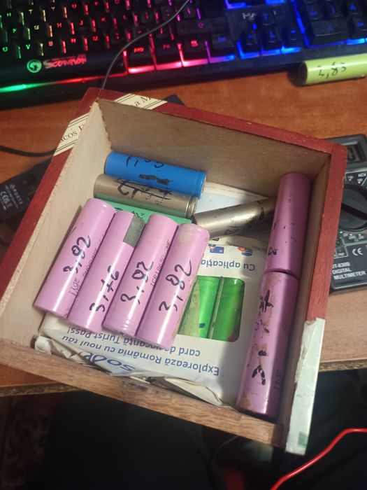 Baterii / Acumulatori Li-Ion 18650 3.70-3.90 v