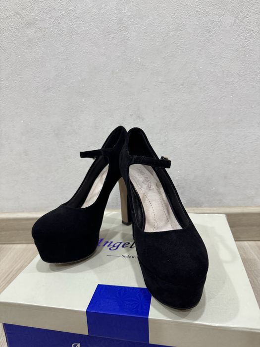 Продам туфли новые