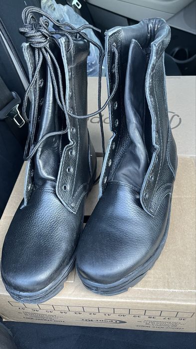 Продам новые берцы