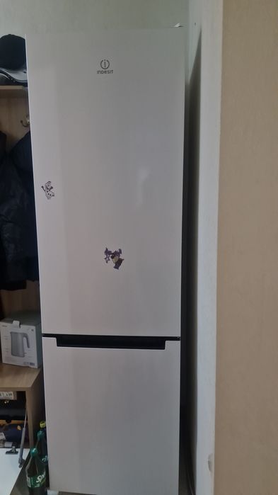 Холодильник INDESIT
