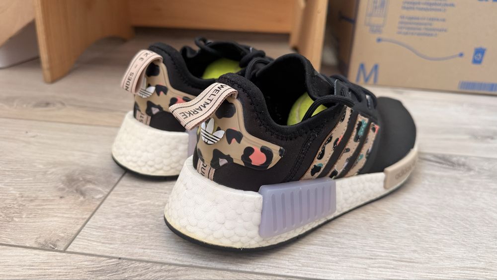 Adidas NMD R1 дамски