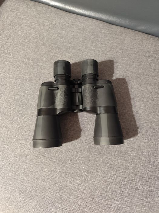 Бинокъл          .