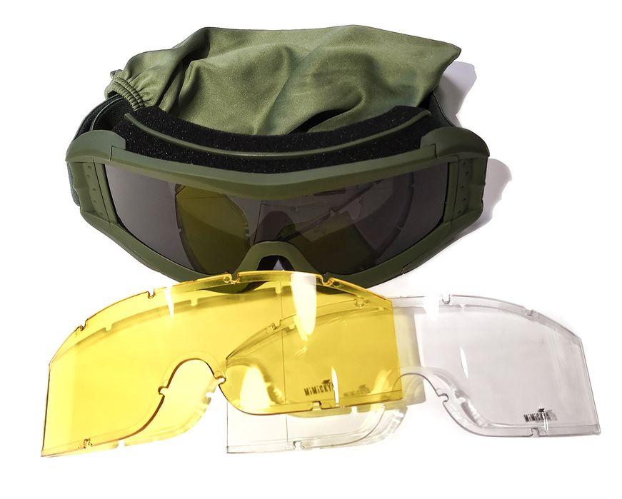 Тактический Жилет . Наколенники налакодники и перчатки и маска, очки.