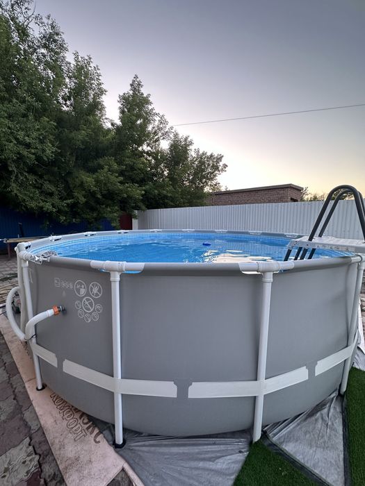 Продам бассейн с насосом