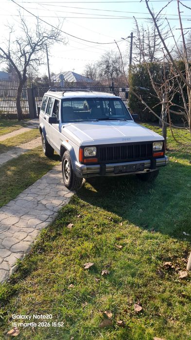Vând schimb dezmembrez Jeep Cherokee 4.0 '92