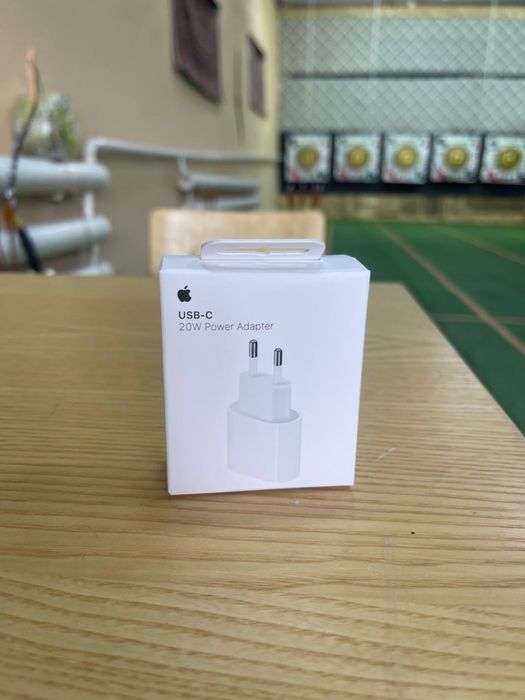 Продажа оригинальных адаптеров Apple
