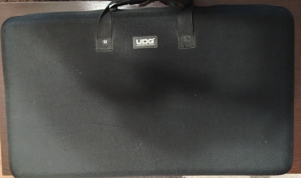 Vând consola Dj Denon mc7000