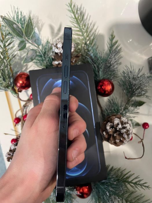 Продам Айфон 12 Про Макс 128Г