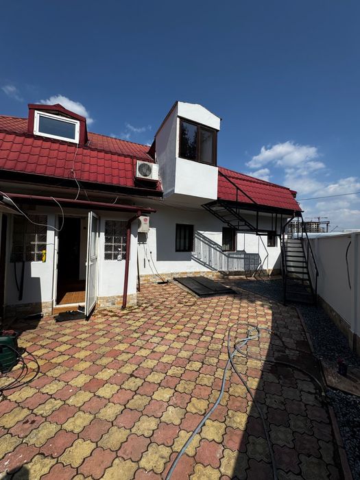 Apartament in casa/curte de inchiriat Obor