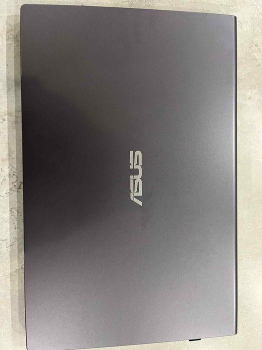 Лаптоп Asus перфектен