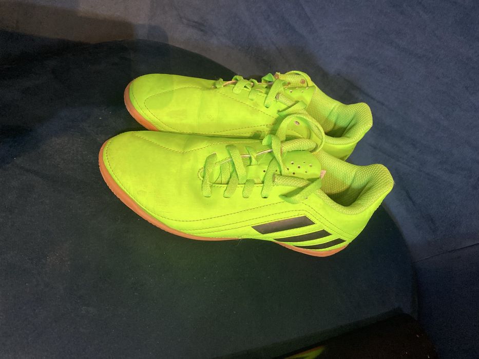 Incaltaminte pentru fotbal marimea 33