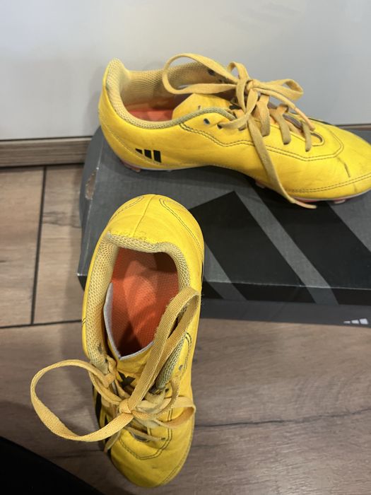 Детски бутонки Adidas