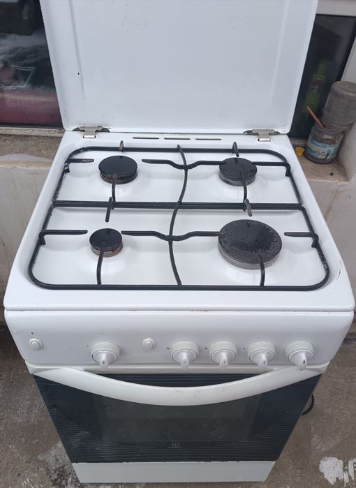 Газовая плита продаётся