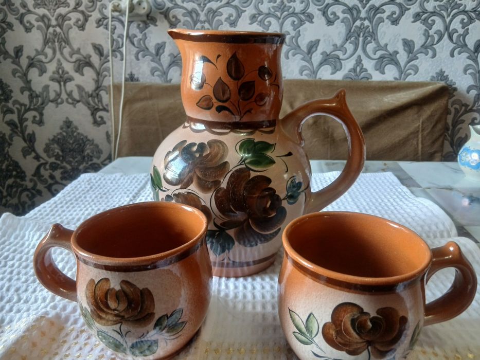 Продам чайный сервиз фарфоровый и глиняный