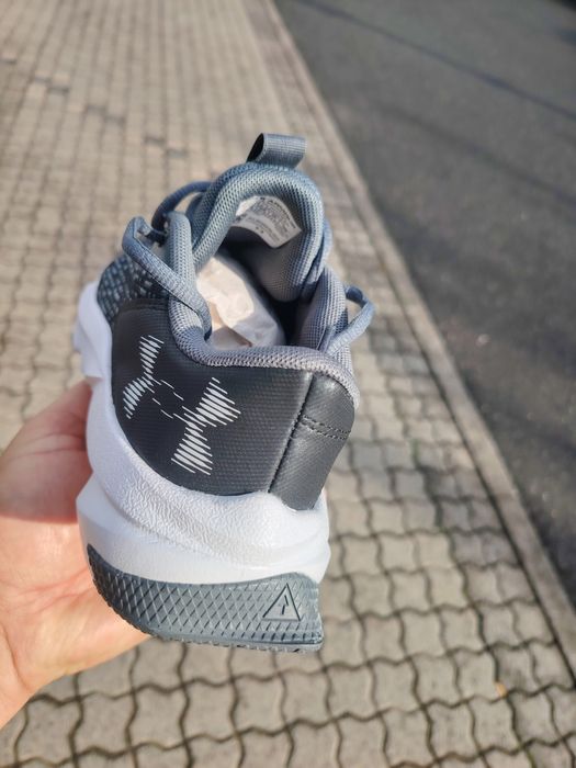UNDER ARMOUR pt femei și copii Nr 36.5 și 40
