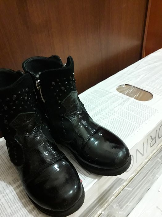 Продам зимние  детские сапожки Тиффани