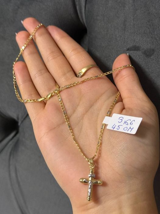 Lănțișoare de aur