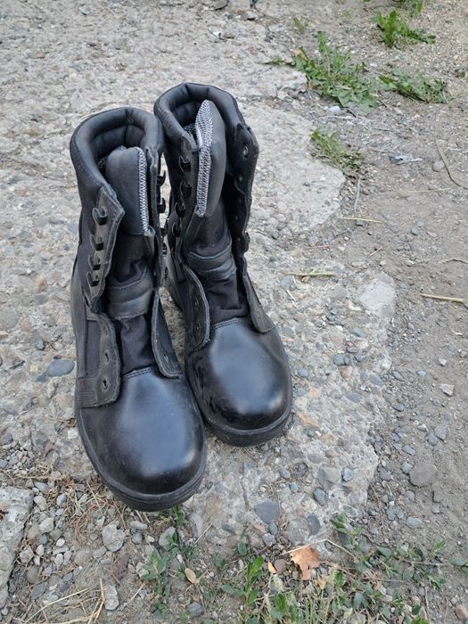 Берц чёрный .новый