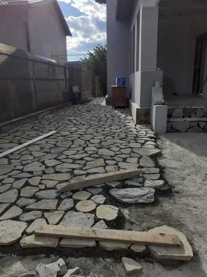 Pavaj durabil din piatră naturală de munte