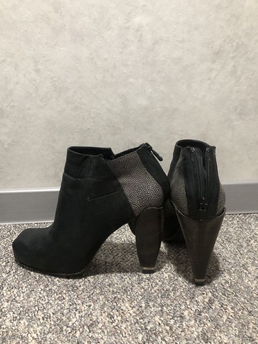 Продам ботильоны производства Италия