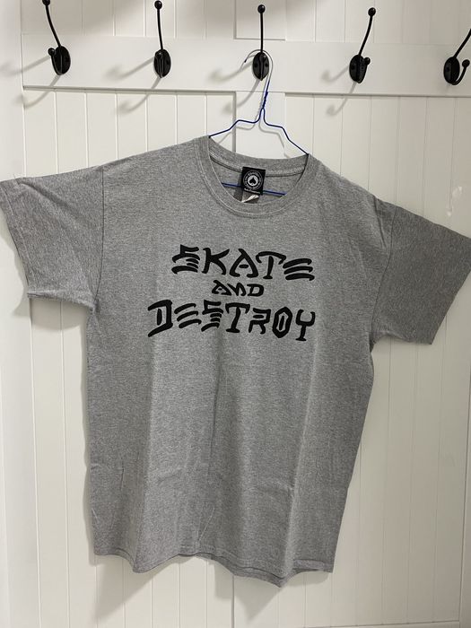 Jacheta Nike SB noua marimea M + tricou Thrasher