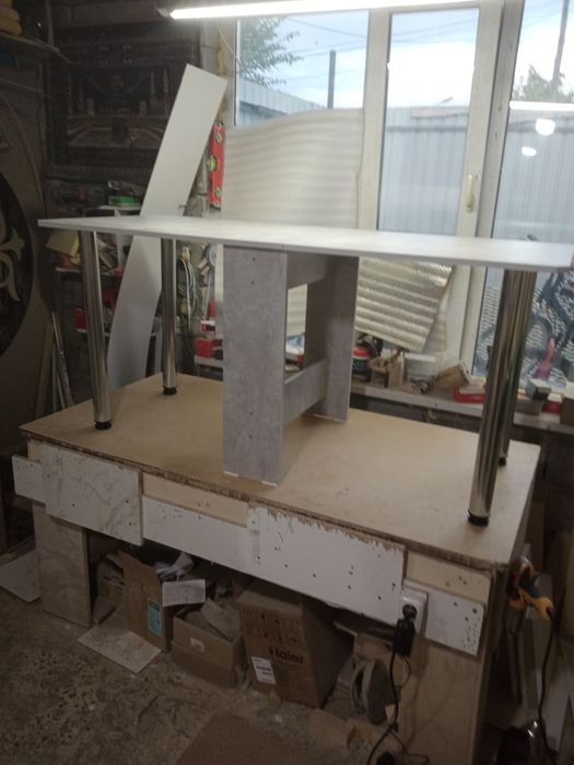 Стол кухонный с табуретками