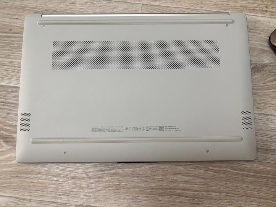 Ноутбук 200 000 теңге