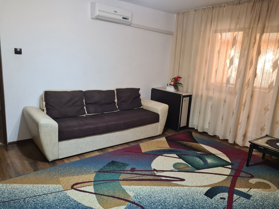 Vând apartament 3 camere