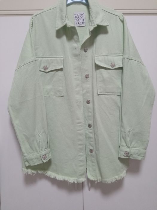 Rubashkalar sotiladi