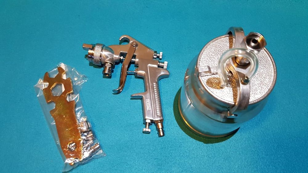 Pistol de vopsit cu rezervor jos 1000 ml