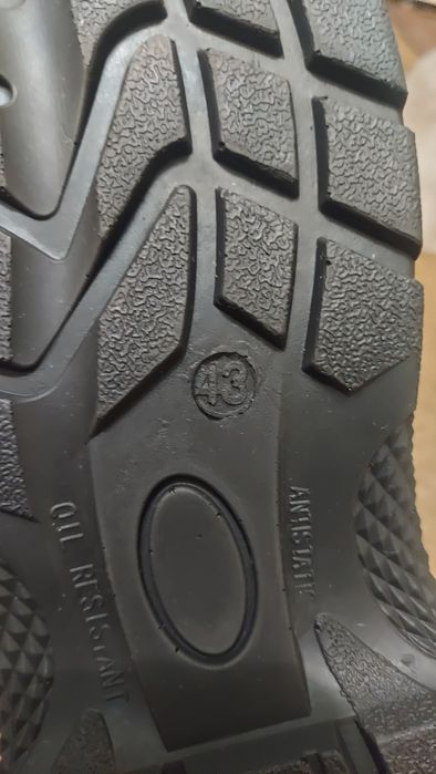 Продам ботинки рабочие