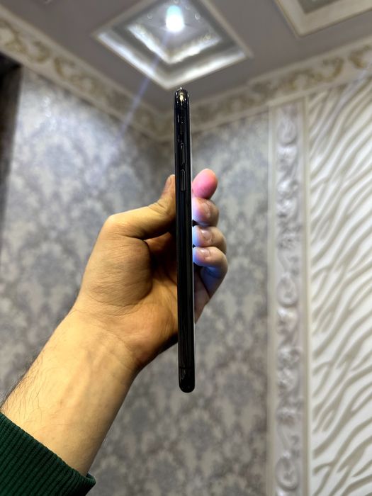 iPhone 11 Pro Max Срочно сотилади