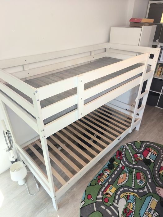 Vând pat suprapus Ikea + 1 buc Saltea