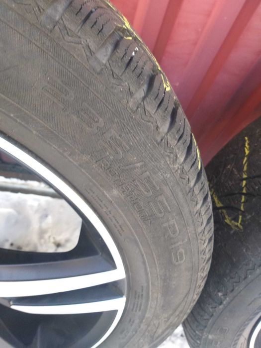 Doua Anvelope Iarna Nokian WR Suv 4 235 55 R19 An 2018 ci256