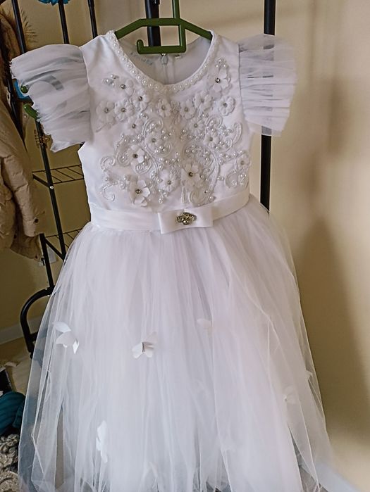 Продам белое платье