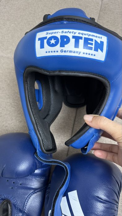 Шлем и перчатки в отличном состоянии