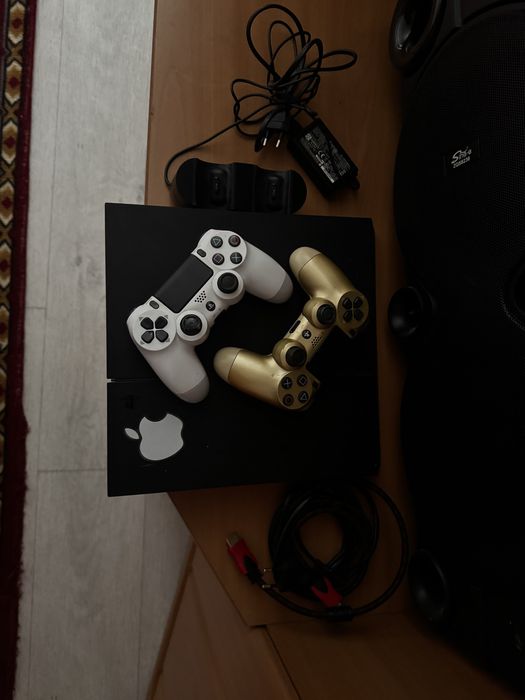 продам пс 4 с со всеми играми
