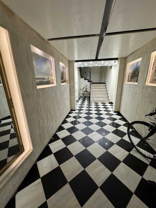 Продава се Тристаен апартамент в Пловдив, Център - 102 кв.м за 2442 €/кв.м - Снимка #9